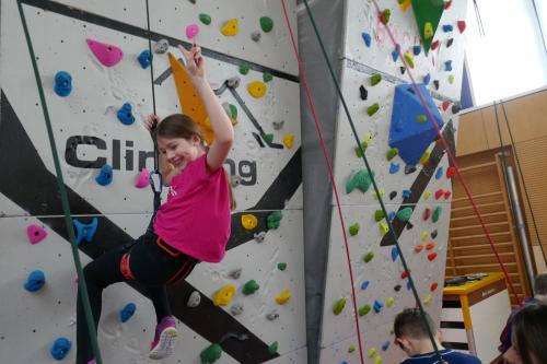 Die Klasse 5b trainiert für die Besteigung des Säntis