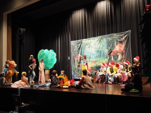 11.12.2025 Theateraufführung der Klasse 5b Rietacker 