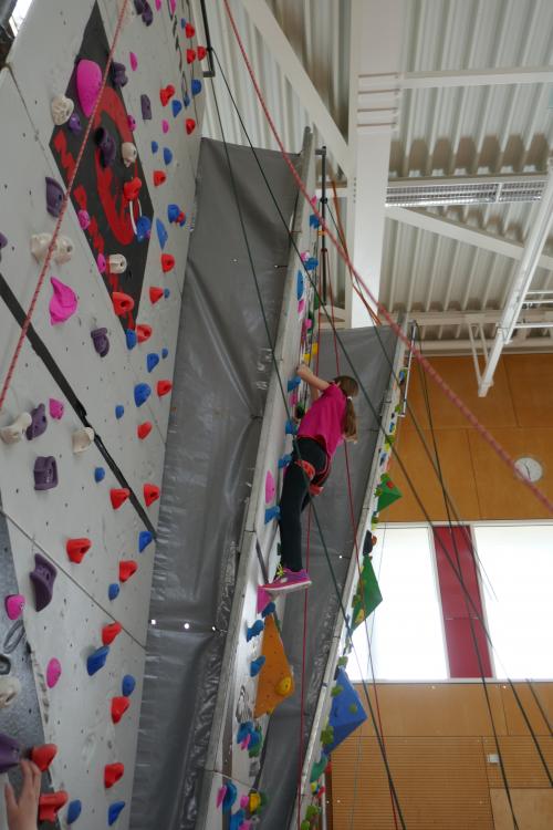 Die Klasse 5b trainiert für die Besteigung des Säntis